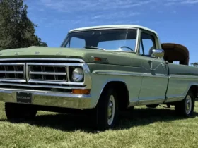 پیکاپ کلاسیک فورد F-100 مدل 1971 با رنگ نوستالژیک به مزایده گذاشته شد