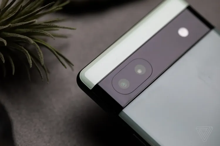 گوگل ظرفیت باتری Pixel 6A را برای مقابله با داغ شدن کاهش می‌دهد
