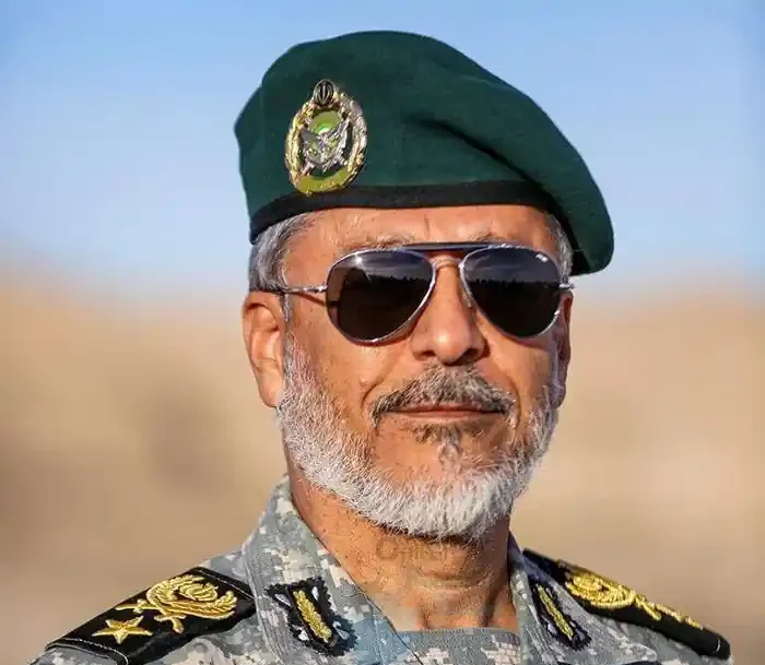حبیب‌الله سیاری با حکم آیت‌الله خامنه‌ای به عنوان فرمانده موقت ستاد کل نیروهای مسلح ایران منصوب شد
