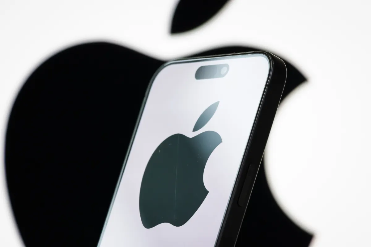 تحول عظیم در iOS 26؛ از ترجمه زنده تماس‌ها تا DJ هوش مصنوعی در Apple Music!