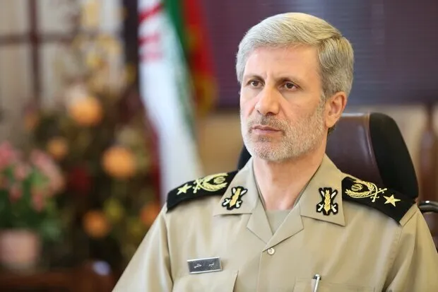 فرمانده جدید ارتش ایران منصوب شد: سرلشکر حاتمی با حکم رهبر انقلاب