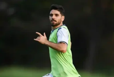وضعیت نهایی محمد عمری با پرسپولیس مشخص شد _ بازگشت وینگر تکنیکی به جمع سرخ‌ها