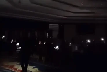 قطع برق در اجلاس اکو تهران: سخنرانی وزیر قزاقستان مختل شد، برق اضطراری به‌سرعت وصل شد