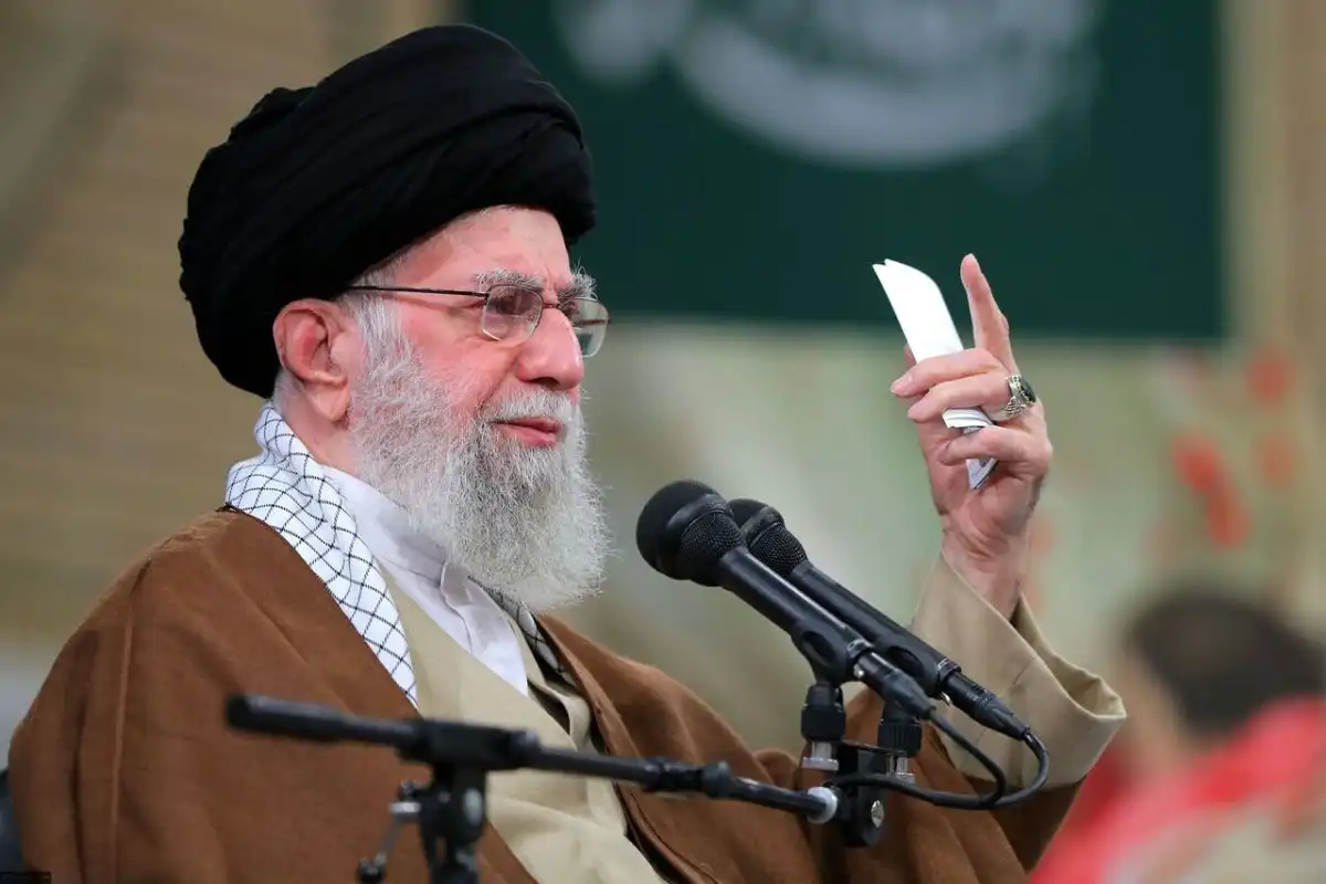 رهبر انقلاب: بر قدرت همه‌ جانبه ملی می‌افزاییم _ طرح آمریکا در هسته‌ای صددرصد ضد «ما می‌توانیم»