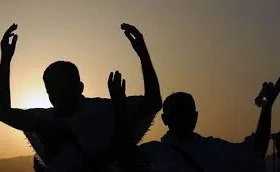 راز پیوند روز عرفه با امام حسین (ع) | چرا زیارت کربلا از حج برتر است؟