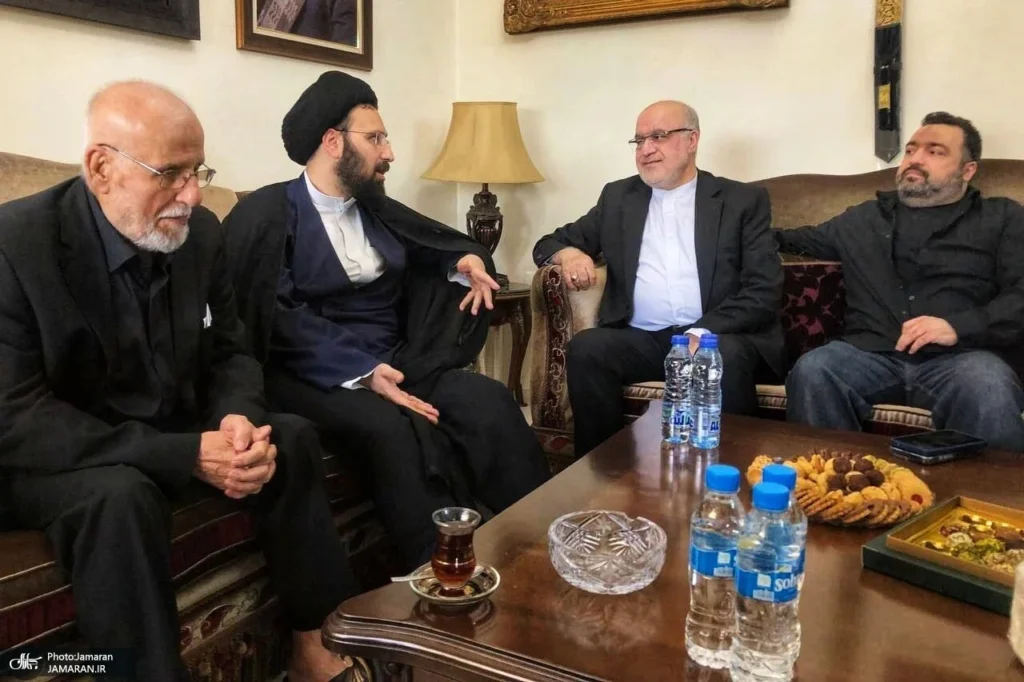 دیدار سید علی خمینی با پدر دبیرکل حزب‌الله لبنان؛ حضور پسر شهید نصرالله