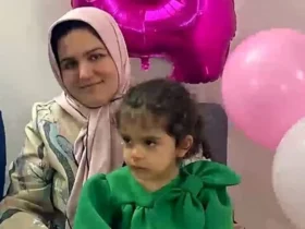 تشییع پیکر کوچک‌ترین شهید ایران؛ شهید زهرا برزگر دختر سه‌ ساله‌ ایران