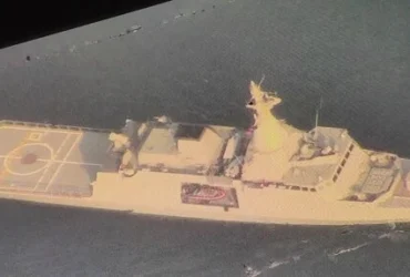 توقیف ناوشکن جاسوسی انگلیسی توسط نیروی دریایی ایران