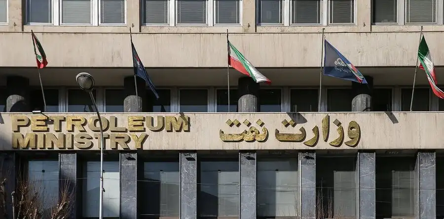 وزارت نفت: از نزدیک شدن به تأسیسات آسیب‌دیده نفتی خودداری کنید