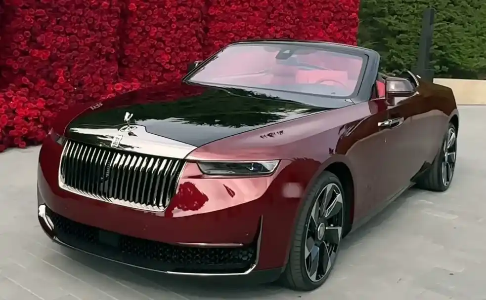 Rolls-Royce La Rose Noire Droptail
