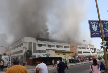 تعطیلی منطقه آزاد انزلی در پی آتش‌ سوزی گسترده مجتمع ونوس