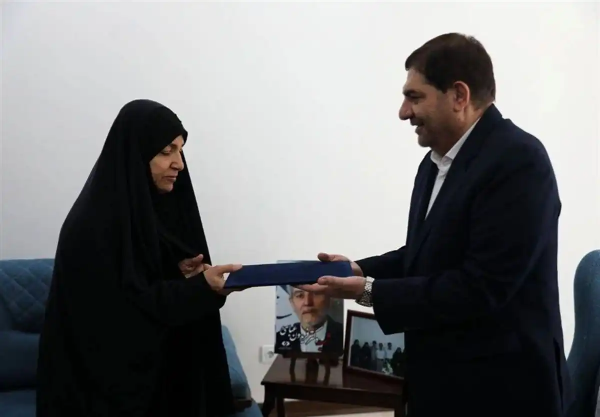 ابلاغ سلام و قدردانی رهبر انقلاب به خانواده شهید فریدون عباسی