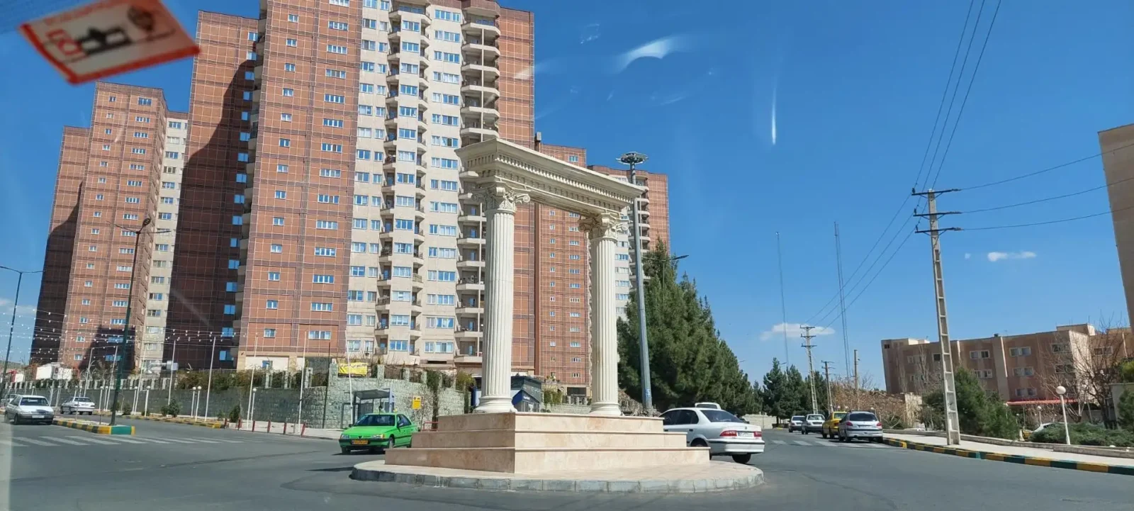 حمله ریز پرنده به شهرک بهشتی تهران