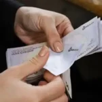 ارزش ریال ایران یک‌ شبه ۱۰ هزار برابر می‌شود - حذف چهار صفر از پول ملی