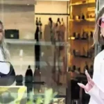 جلوگیری از ورود جنیفر لوپز به فروشگاه شنل در استانبول