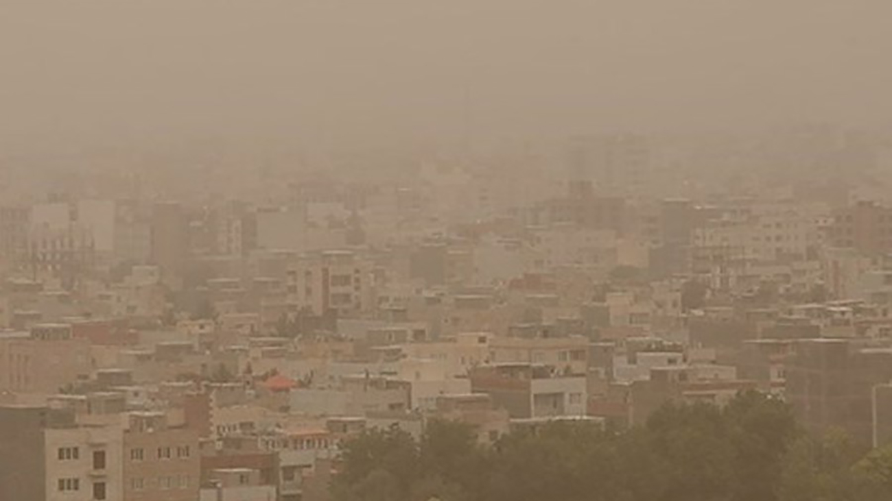 گردوخاک در تهران؛ کارشناسان استفاده از ماسک را توصیه کردند
