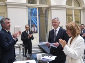 ریچارد مور رئیس سابق MI6 دعوت شهروندان ترک برای جاسوسی برعلیه روسیه