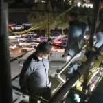 حادثه دردناک در اهواز؛ شهردار هنگام بازدید پروژه عمرانی سقوط کرد