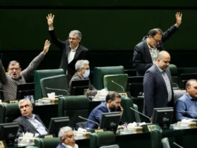 نامه ۷۱ نماینده مجلس به رهبر انقلاب:درخواست ساخت سلاح اتمی