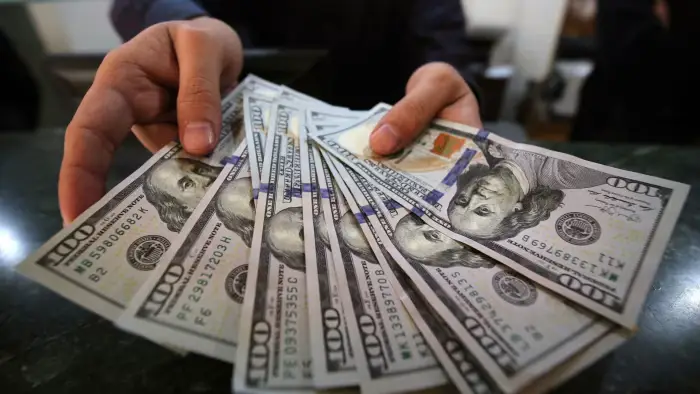 ریزش قیمت دلار و یورو در بازار