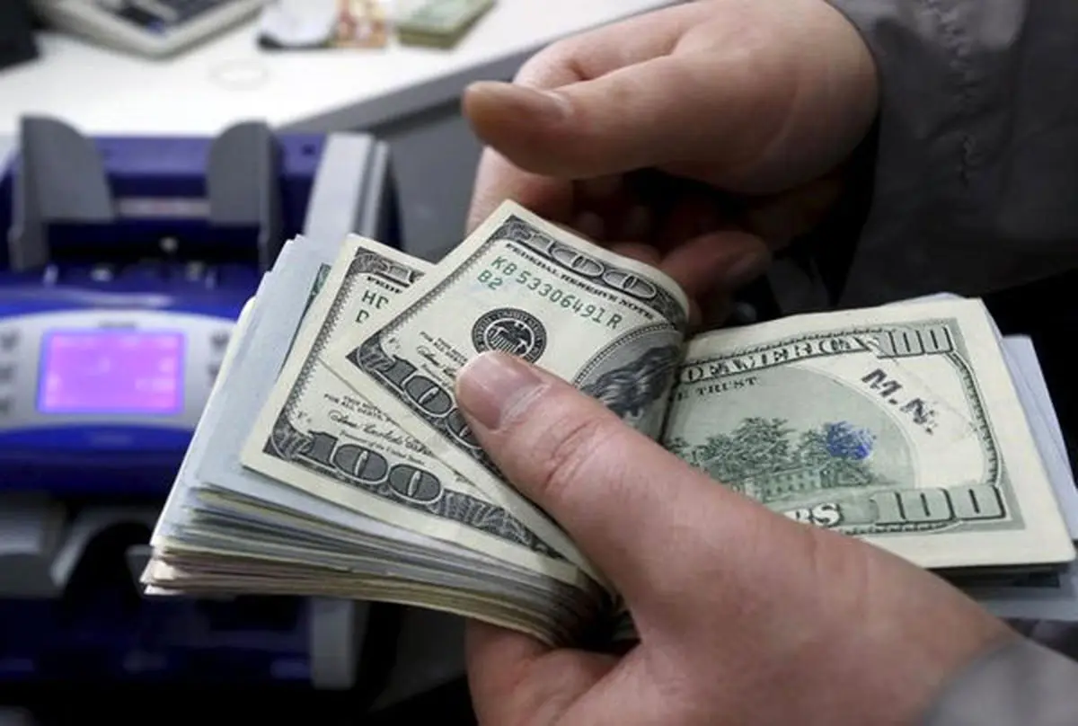 اختلاف وزیر اقتصاد و رئیس کل بانک مرکزی بر سر نرخ ارز