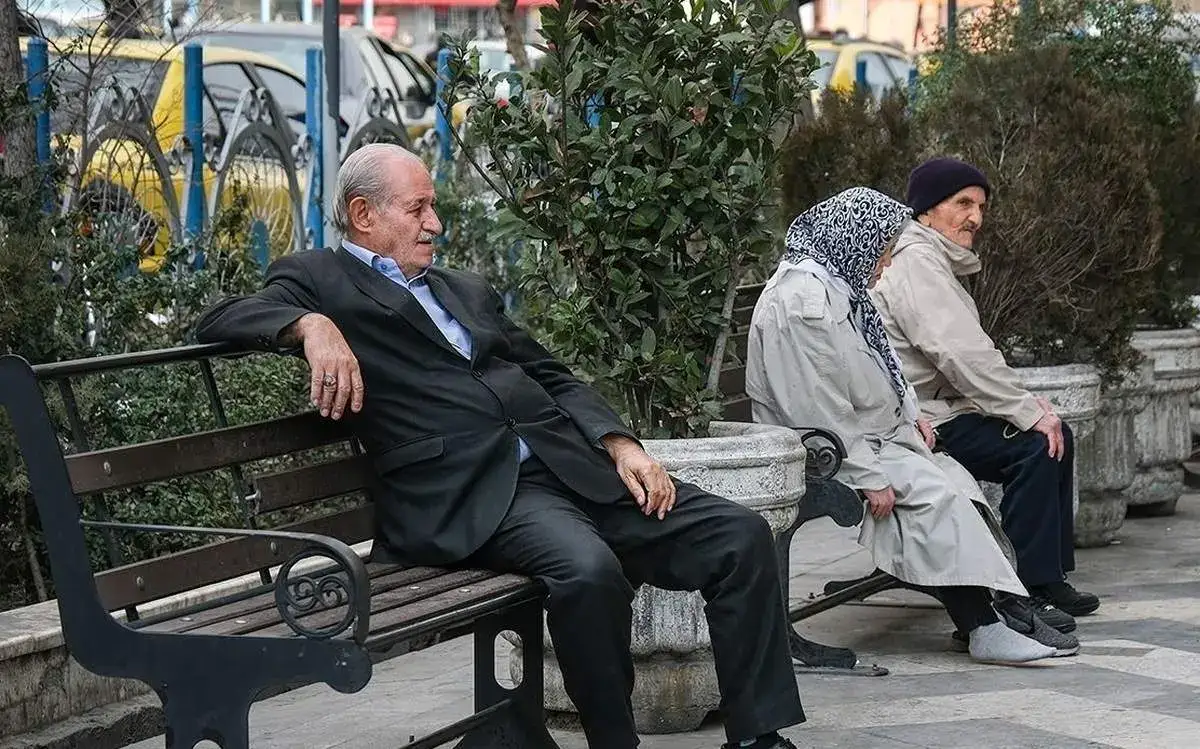 قانون جدید بازنشستگی برای مادران شاغل از آبان ۱۴۰۰ اجرایی شد