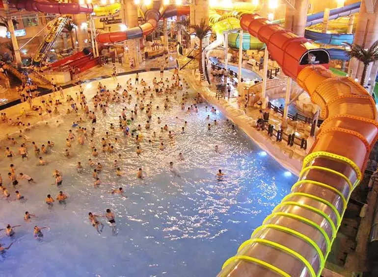 آدرس موج های آبی مشهد؛ قیمت بلیط ۱۴۰۴، ساعت کاری