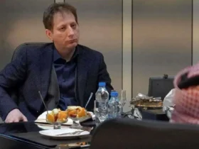 بابک زنجانی: دلار در مسیر رسیدن به ۲۰۰ هزار تومان است