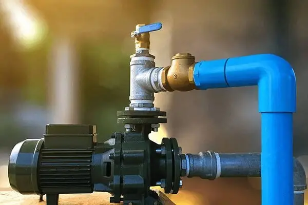 بی‌آبی قطعی شد؛ هشدار وزیر نیرو برای نصب پمپ و مخزن ذخیره آب