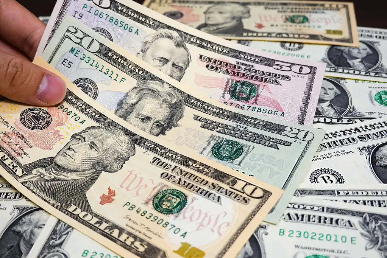 قیمت دلار امروز چهارشنبه ۲۸ آبان ۱۴۰۴