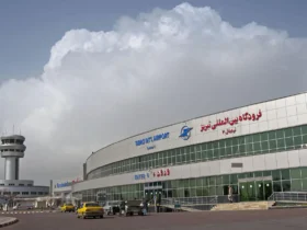 حادثه در فرودگاه تبریز؛ هواپیمای فوق‌سبک به ساختمان جانبی اصابت کرد