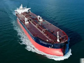 توقیف شناور با ۳۵۰ هزار لیتر گازوئیل قاچاق در خلیج فارس