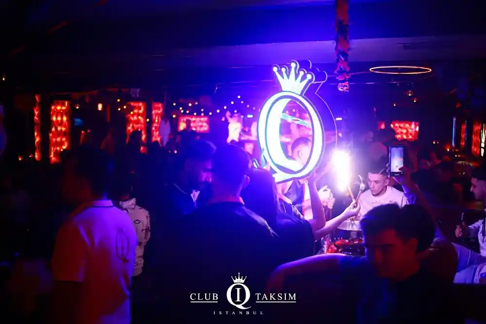 کلاب Taksim Club IQ