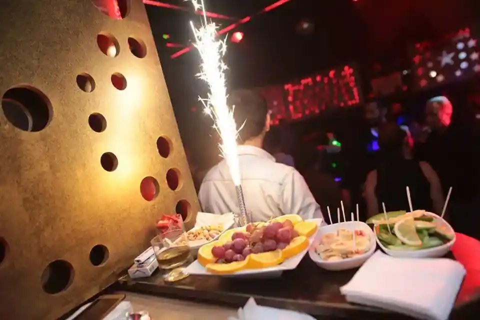 کلاب VERNON BEYOĞLU