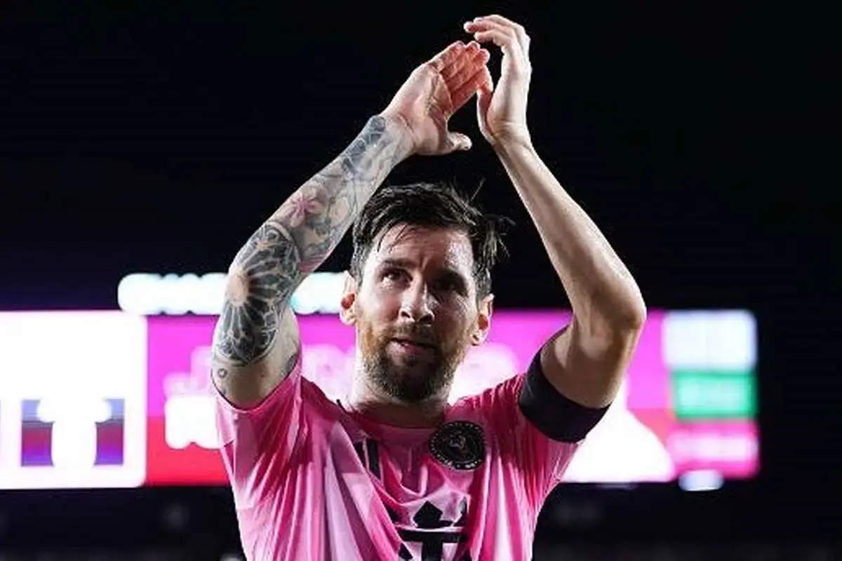 مسی بهترین مربی تاریخ فوتبال را معرفی کرد