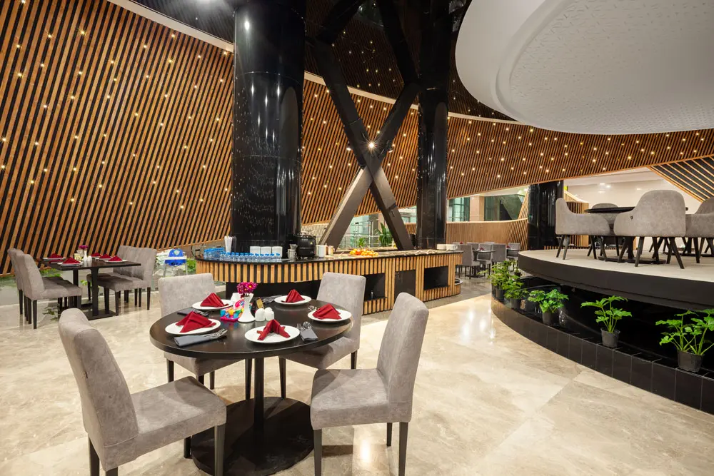 لوکسترین رستوران های مشهد در نزدیکی حرم