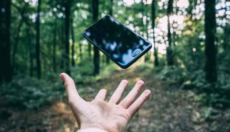 چه گوشی‌هایی بیشتر به بیمه موبایل نیاز دارند؟ معیار قیمت، کاربری و ریسک