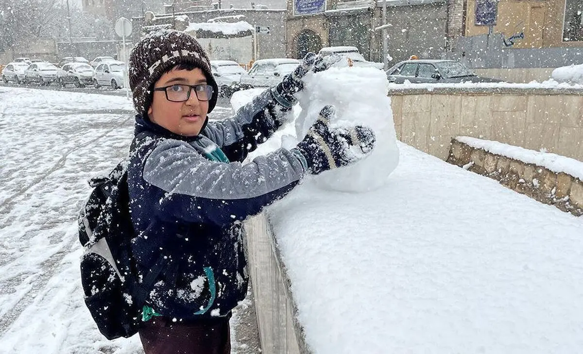 بارش برف و کولاک در آذربایجان شرقی شروع شد