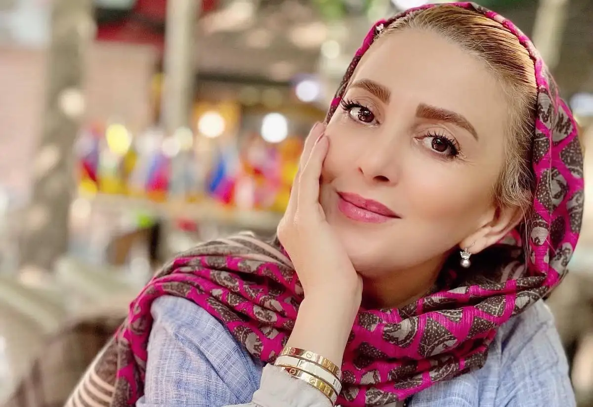 رقص ژیلا صادقی هنگام پخش آهنگ کردی در صدا و سیما