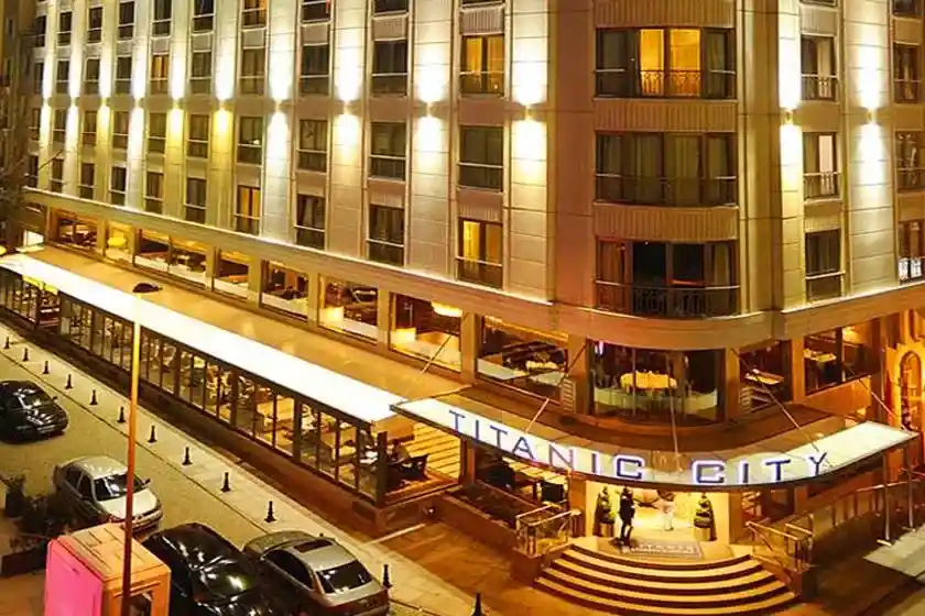 هتل تایتانیک سیتی تکسیم