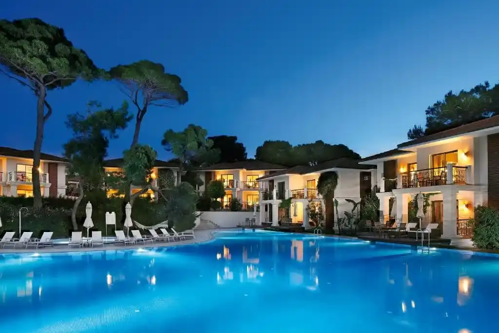 هتل الا اکسلنس ریزورت بلک