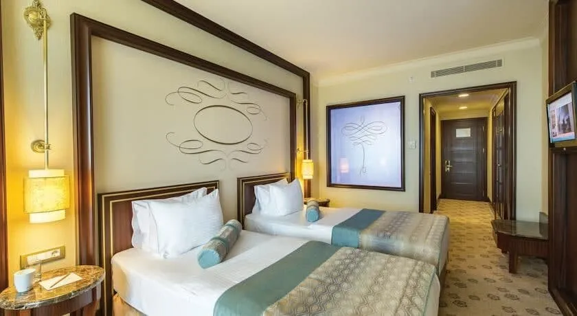 موقعیت مکانی هتل الیت ورلد استانبول