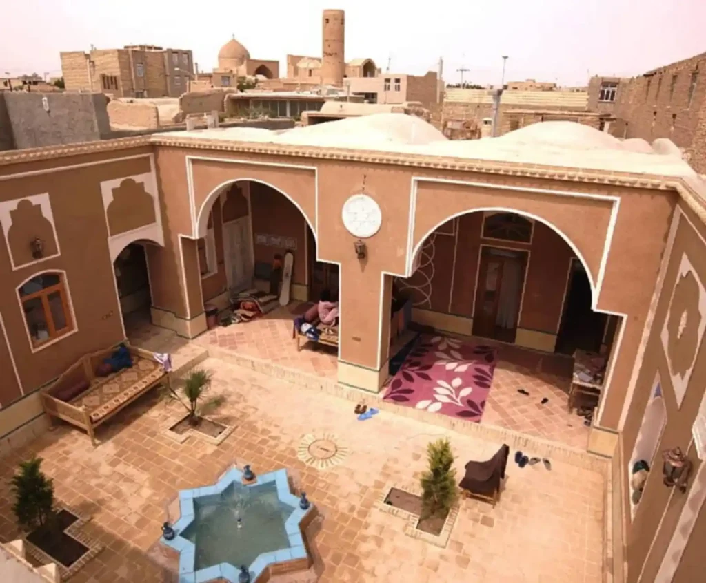 اقامتگاه بوم گردی نگار ورزنه – اصفهان