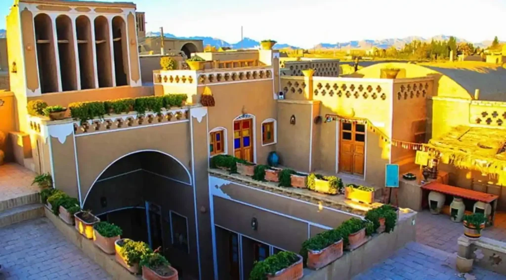 اقامتگاه بوم گردی انار عقدا – یزد