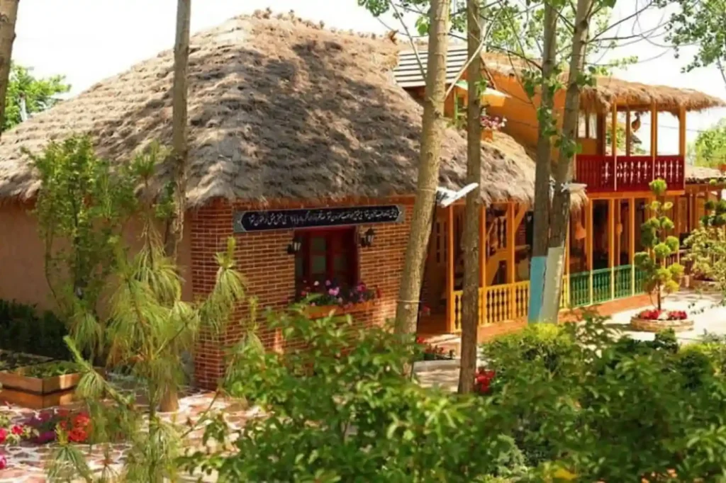 اقامتگاه بوم‌گردی ماه‌ سو انزلی