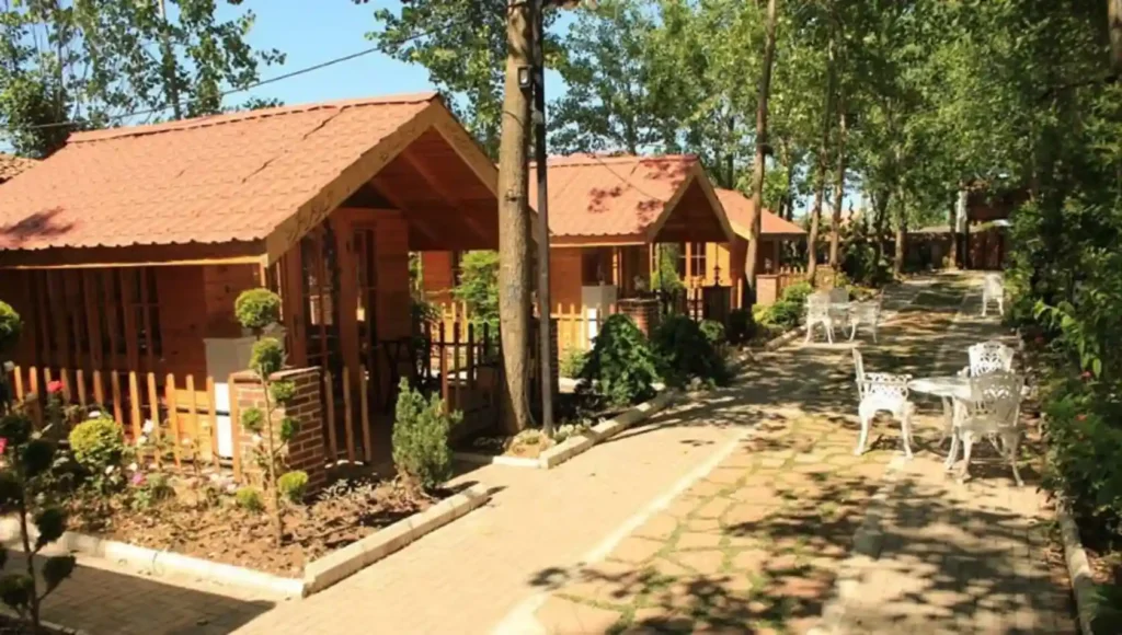 اقامتگاه بوم‌گردی ماه‌سو – انزلی