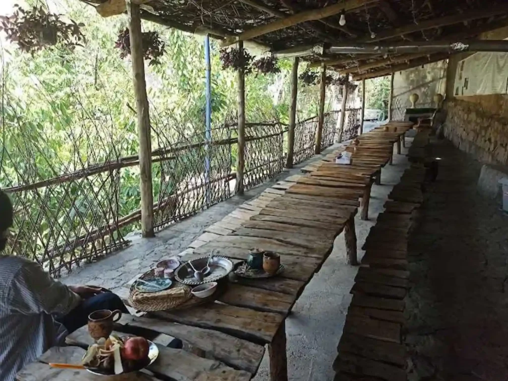 اقامتگاه بوم گردی ارگ سنگی