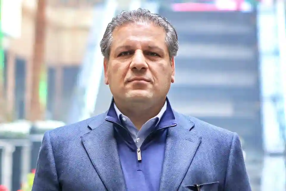 علی انصاری صاحب ایران مال