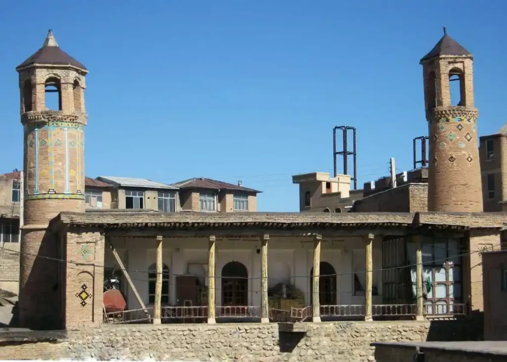 مسجد دو مناره سقز