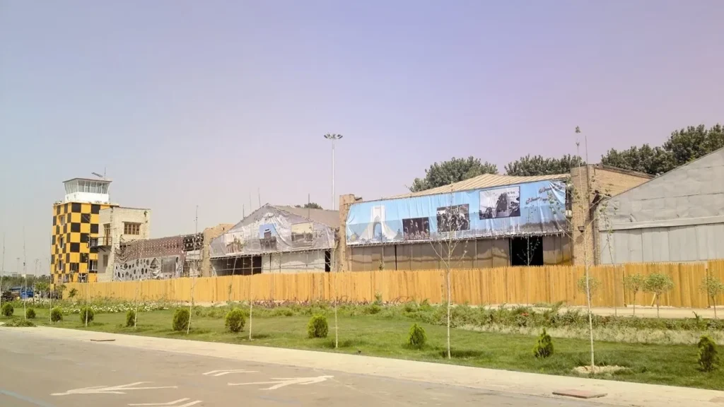 فرودگاه قلعه‌ مرغی